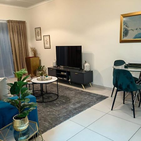 Classy And Cosy Apt - Dainfern 샌톤 객실 사진