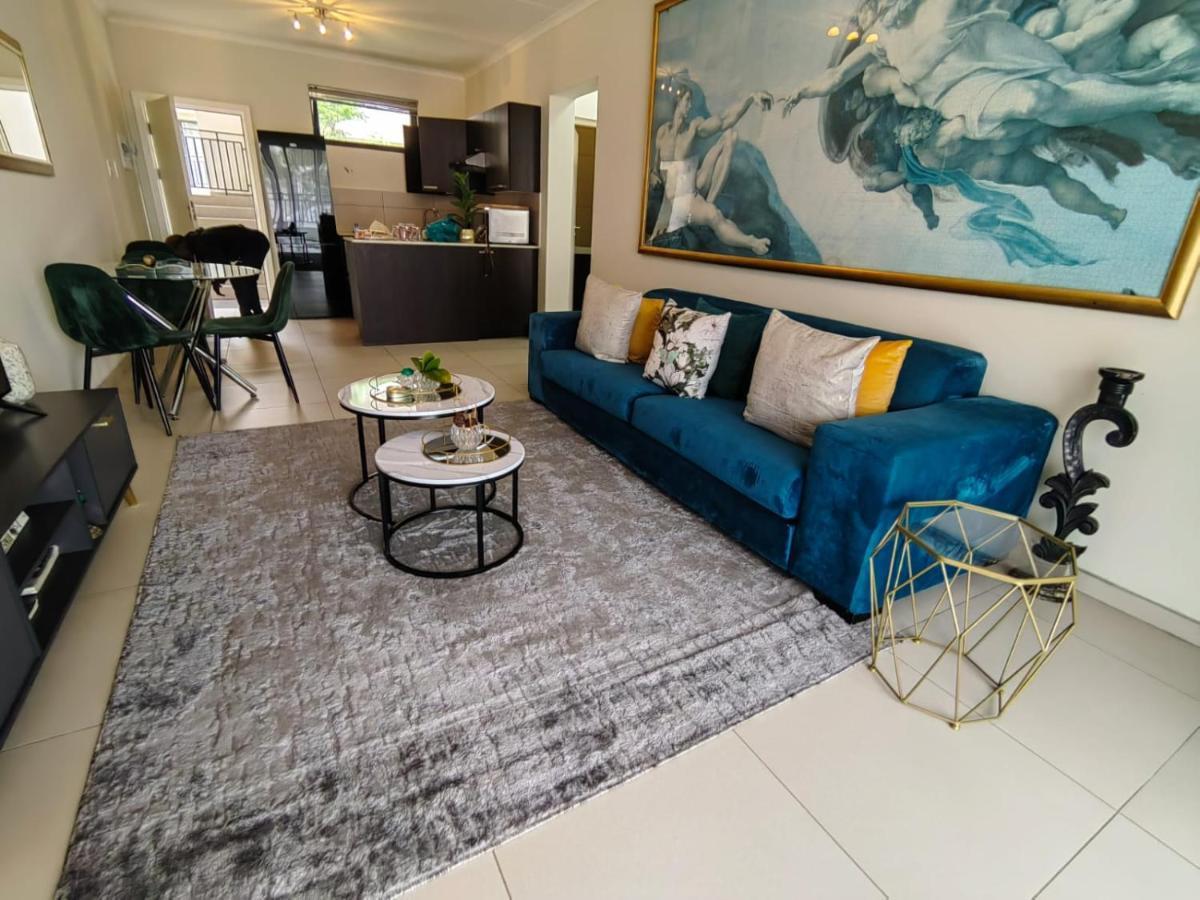 Classy And Cosy Apt - Dainfern 샌톤 객실 사진